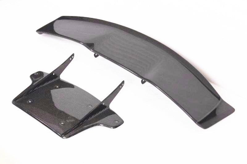 Bakre takspoiler i kolfiber till Mercedes Benz W176